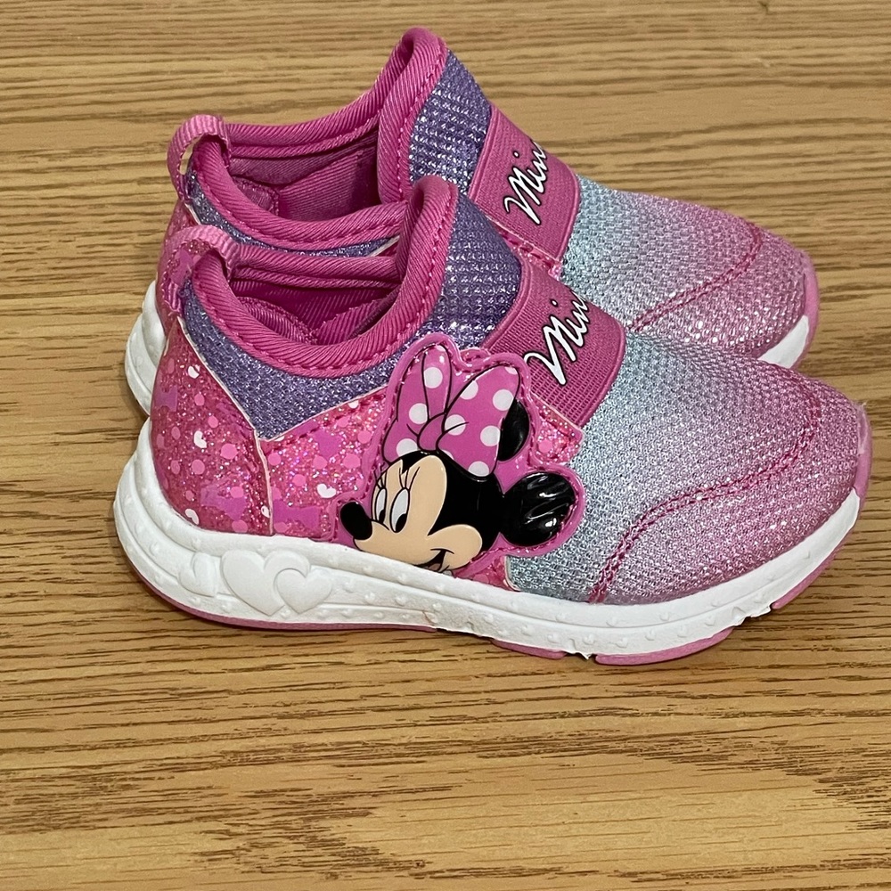 Minnie Mouse shoes